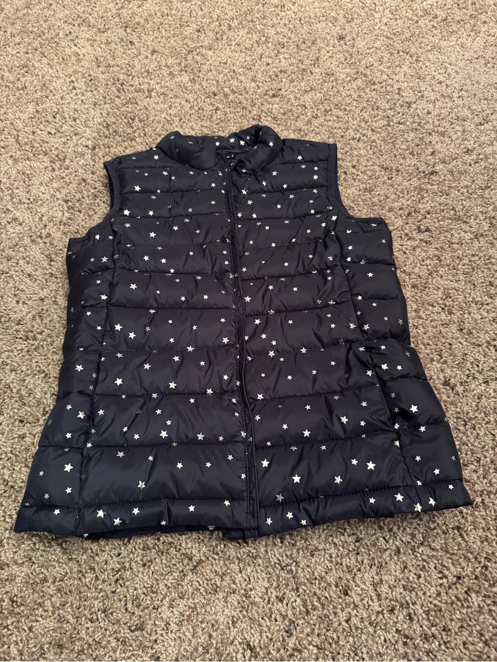 Gap Big Kids Navy with Silver Stars Print Quilted Puffer Vest, New with Tags XL